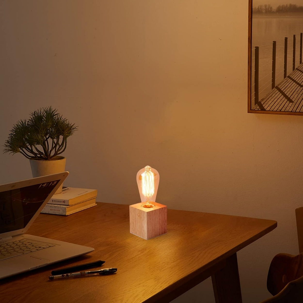 Aurea Cube Solid Wood Table Lamp