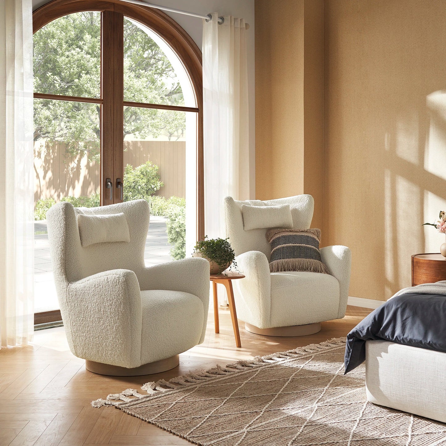 SnuggleSeat Swivel Armchair in Teddy White